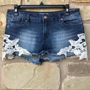 Gate Crochet Detail Jean Cut Off Shorts Size EU40